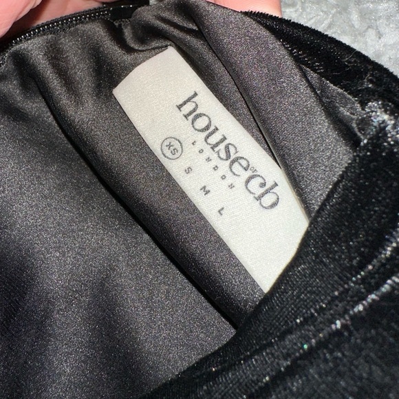 House Of CB London Pascale Velvet Dress - Picture 7 of 7